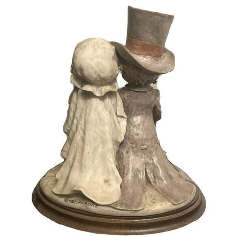 Vintage Capodimonte Giuseppe Armani Bride & Groom Figurine Florence 1982 Wedding - Picture 4 of 5